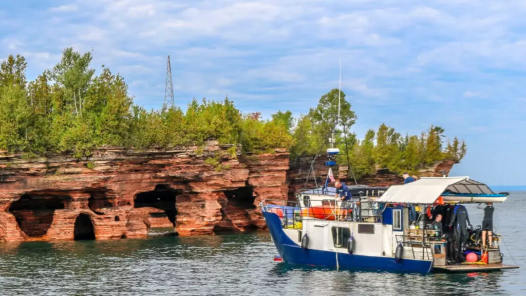 APOSTLE ISLAND NATIONAL LAKESHORE